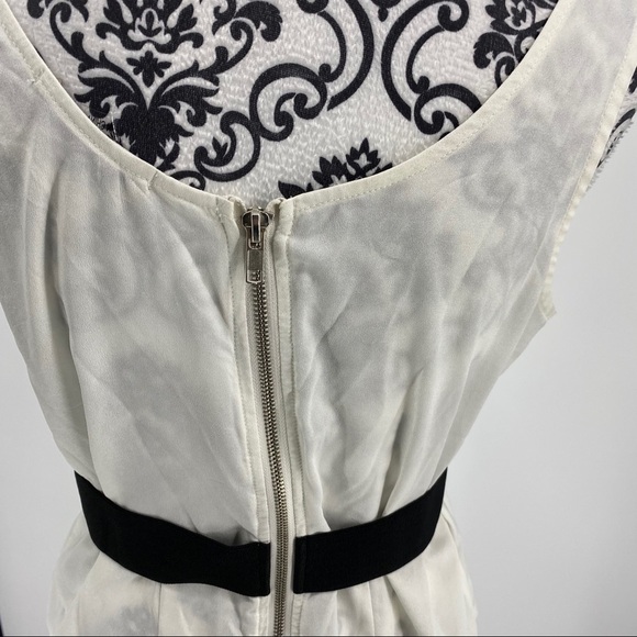 Love Tree white ruffle front black belt blouse. Sleeveless v-neck. Career work - Picture 11 of 12